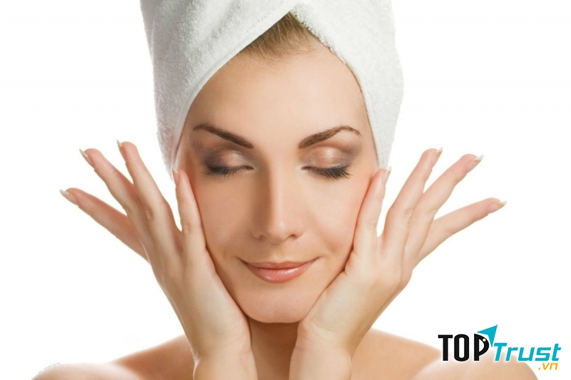 Sử dụng dầu oliu để trị thâm mụn là phương pháp được chị em ở nhiều quốc gia trên thế giới tin dùng