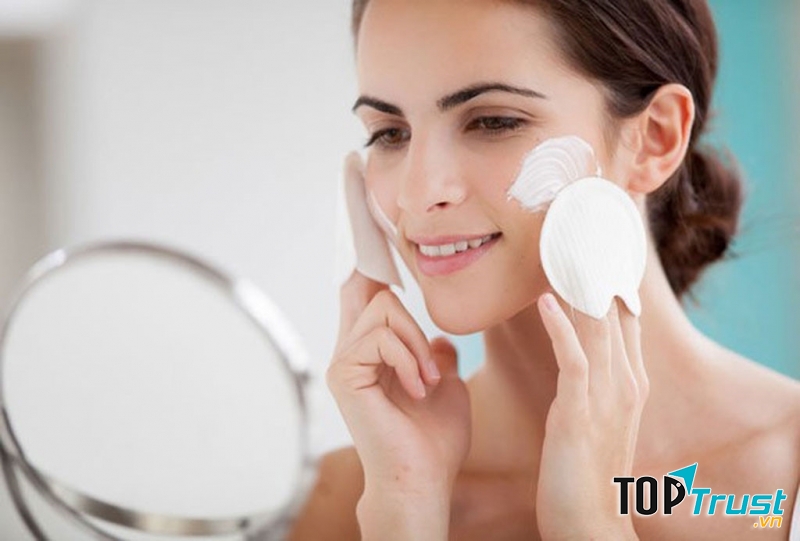 Trong một ngày, bạn chỉ nên sử dụng sữa rửa mặt tối đa 2 lần.