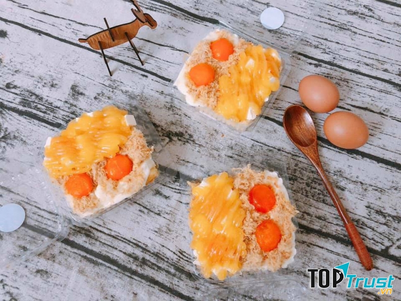 Bánh bông lan trứng muối phô mai