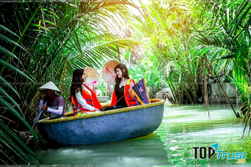 Rừng dừa bảy mẫu Cẩm Thanh