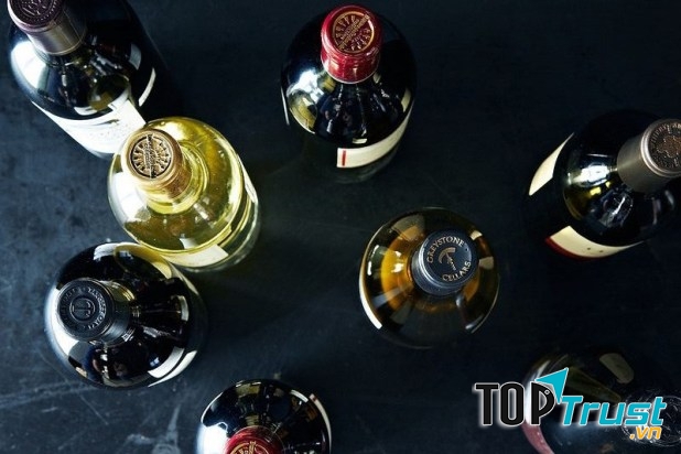 Uống rượi vào buổi tối gây mất ngủ và ảnh hưởng tới sức khỏe.