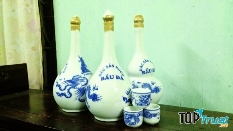 Rượu Bàu Đá là thương hiệu rượu truyền thống bắt nguồn từ vùng đất Bình Định