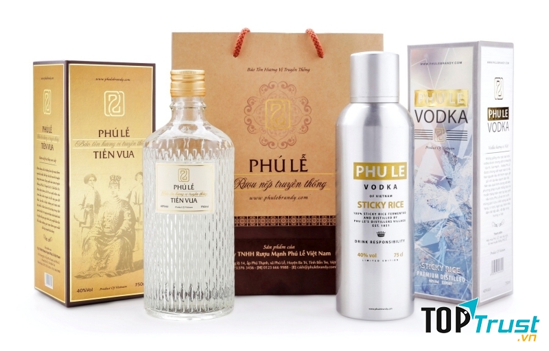 Rượu Phú Lễ là một đặc sản nổi tiếng của Bến Tre (Nguồn: Sưu tầm)