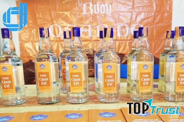 Rượu quán đế là sản vật của hai xã Xuân Lộc và Xuân Bình, tại thị xã Sông Cầu, tỉnh Phú Yên.