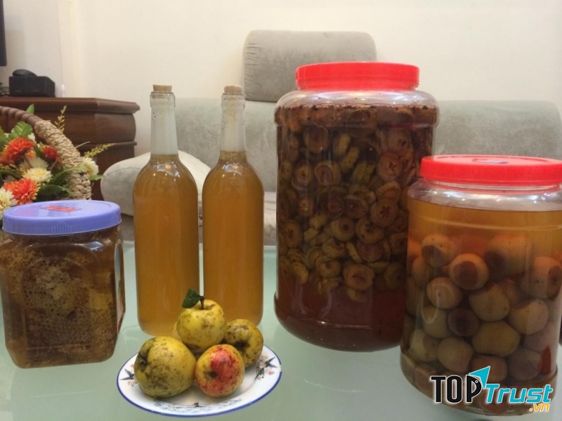 Rượu táo mèo có màu nâu và hương vị đặc trưng không lẫn vào đâu được