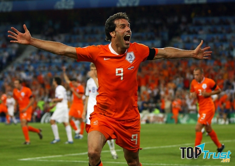 Van Nistelrooy thi đấu cực hay cùng đội tuyển Hà Lan tại Euro 2008