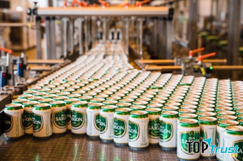 Tiền thân của công ty ﻿Sabeco là một xưởng bia nhỏ do ông Victor Larue, một người Pháp tại Đông Dương, lập ra tại Sài Gòn vào năm 1875.