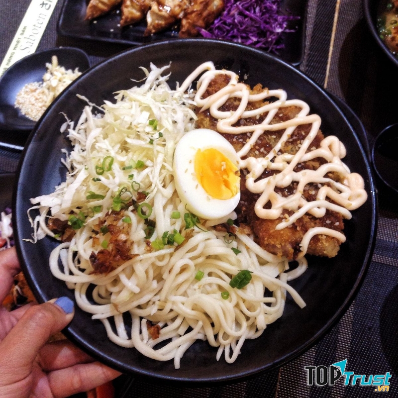 Mì ramen muốn ngon phải trải qua khâu chế biến rất cầu kì, đòi hỏi sự chăm chút tỉ mỉ của đầu bếp