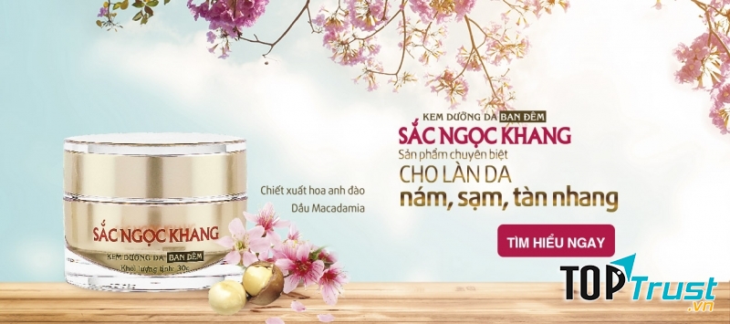 Kem làm trắng da Sắc Ngọc Khang chứa tinh chất hoa đào có tác dụng dưỡng trắng, giữ ẩm tốt cho làn da