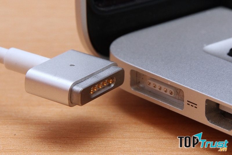 Sạc nguồn MagSafe