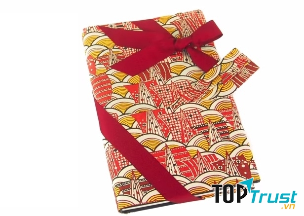 Hãy tặng bạn gái một cuốn sách hay bạn nhé