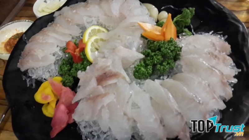 Món Saengseong-hoe có vị ngọt tự nhiên của cá tươi.