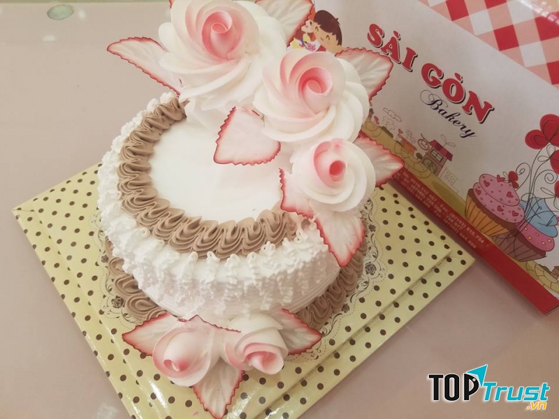 Bánh ở Sài Gòn Bakery luôn được người dân ở đây yêu thích vì vị ngon, kem ngọt, lại rất an toàn vệ sinh