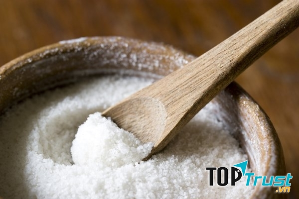 Sai lầm khi nấu ăn: sử dụng quá nhiều muối