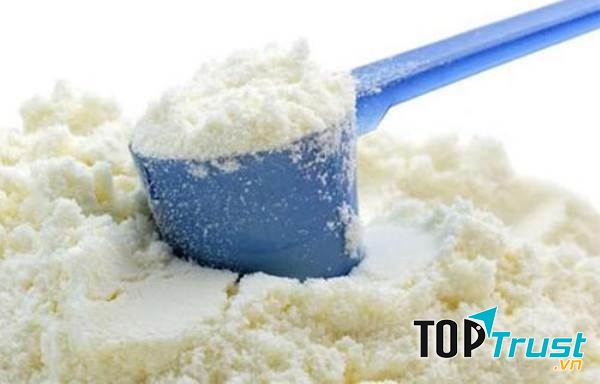 Thêm nước trước khi thêm bột