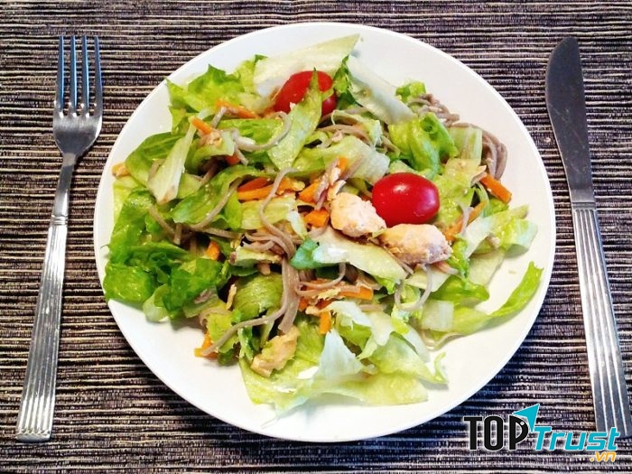 Salad cá hồi