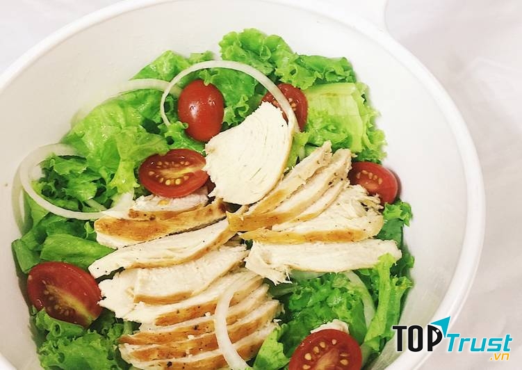 Salad gà nướng