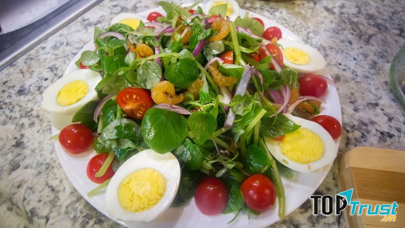 Salad rau càng cua trộn dầu giấm