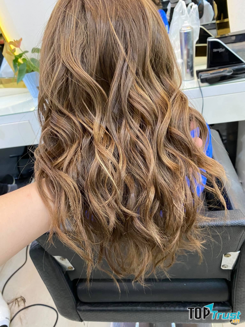 Salon Cường