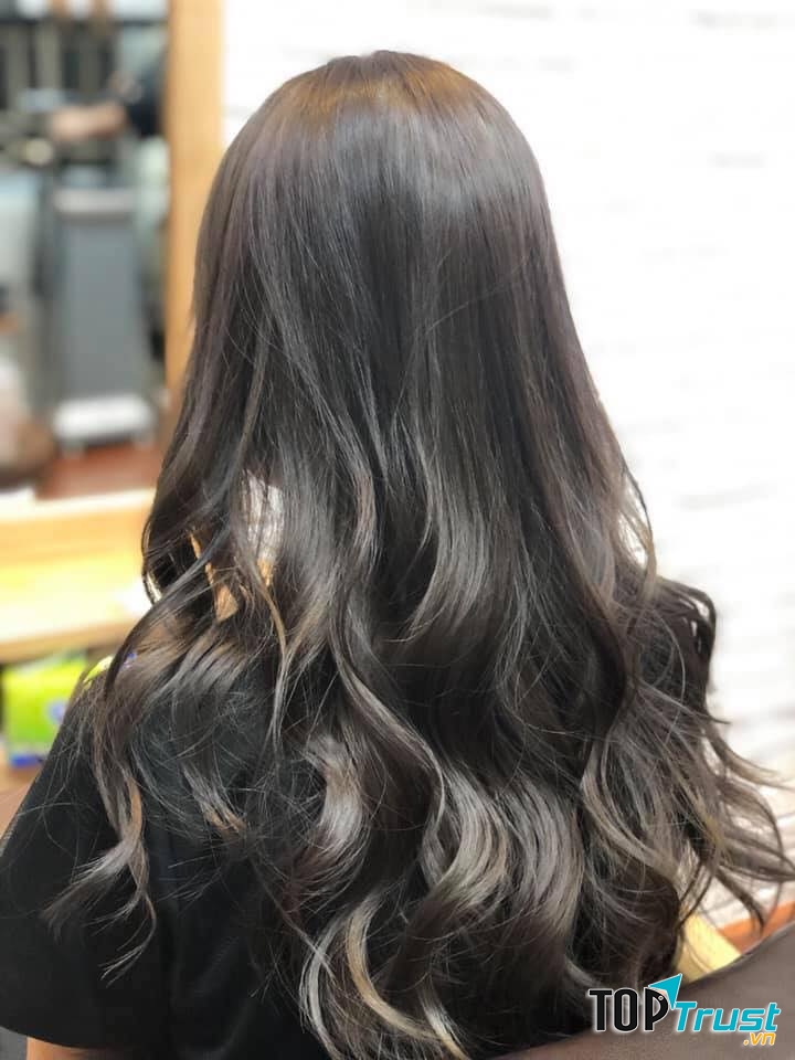 Salon Dũng Sài Gòn