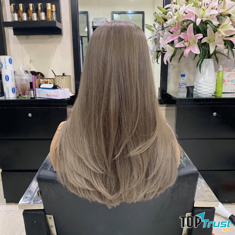 Màu tóc thời trang tại Salon H&H