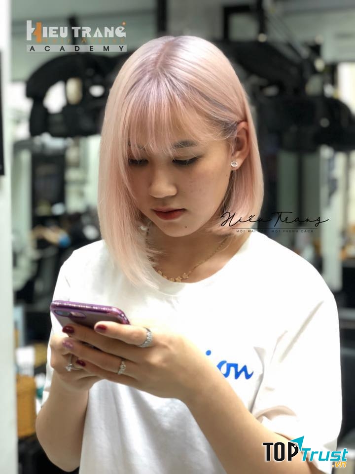 Không gian bên trong Salon Hiếu Trang