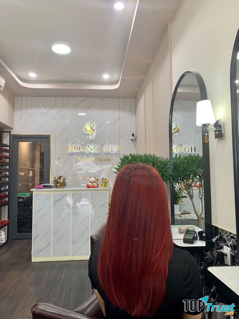 Salon Hoàng Gia