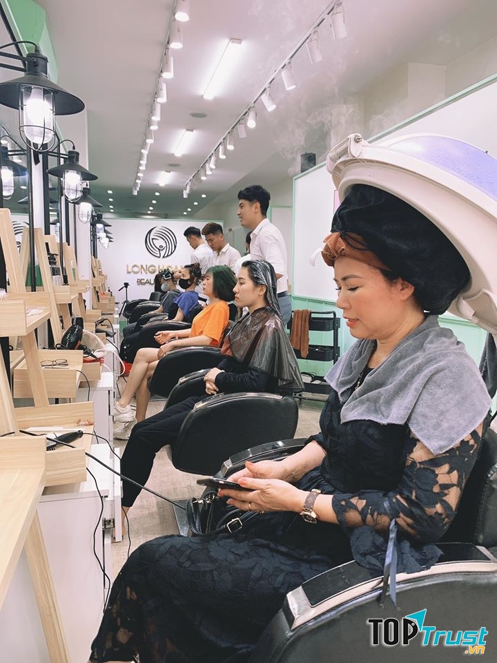 Salon Long Hoàng