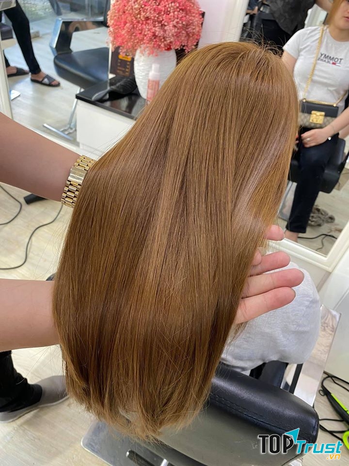 Tóc nhuộm tại Salon Mr.Lưu