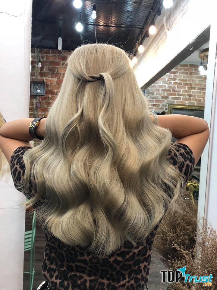 Đến với Nam Sơn, mọi khách hàng sẽ luôn được yêu thương, quan tâm và được tư vấn một cách nhiệt tình, có tâm nhất.