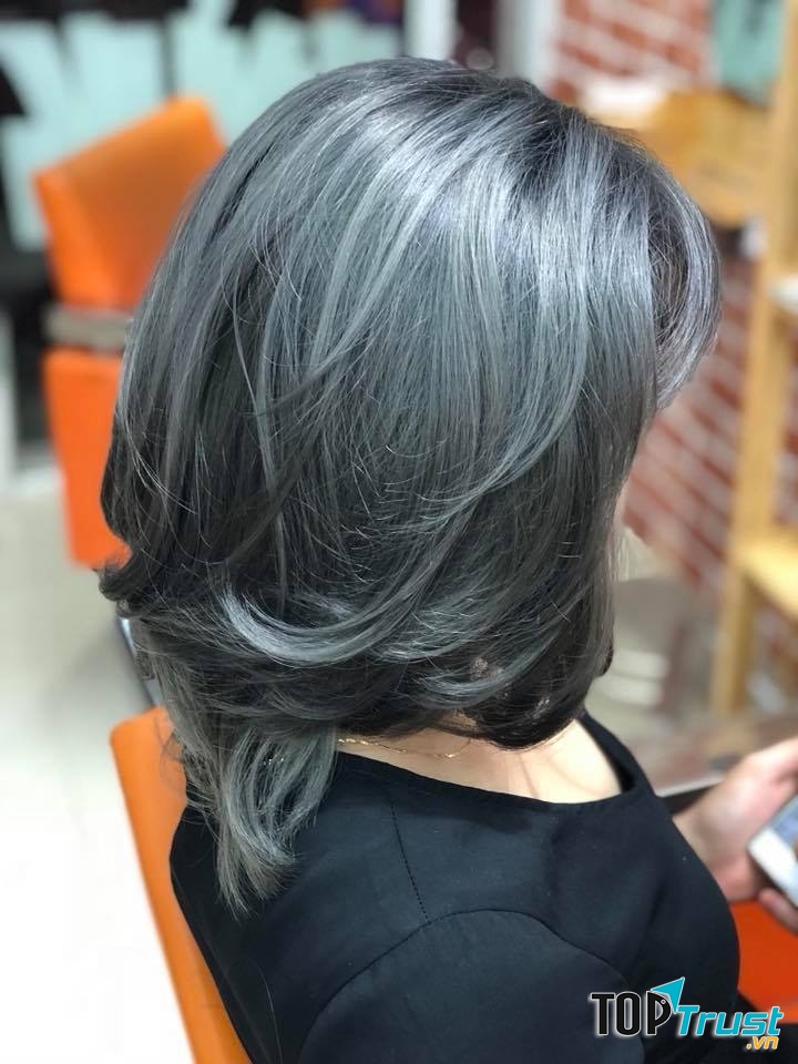 Salon Nhân Thiên Hoàng