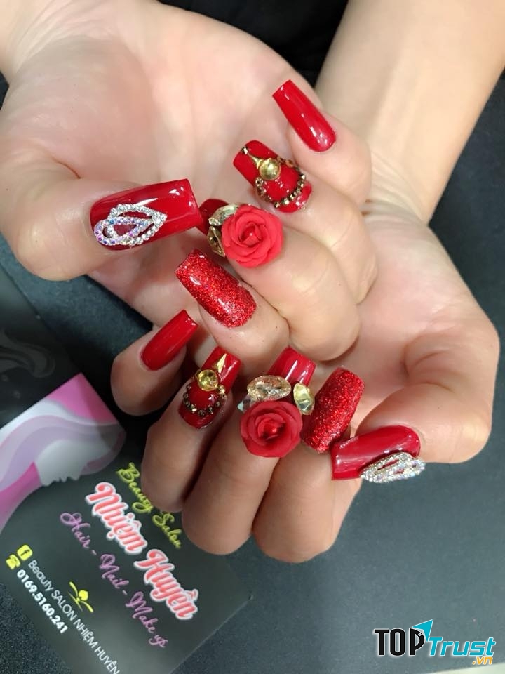 Salon Nhiệm Huyền