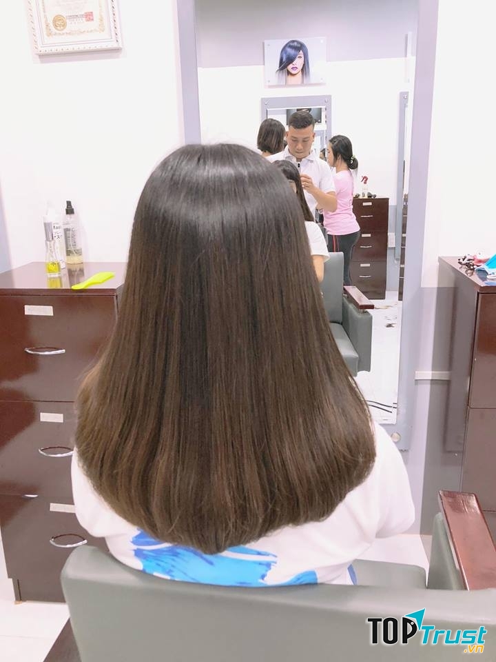 Salon Phúc Nguyễn