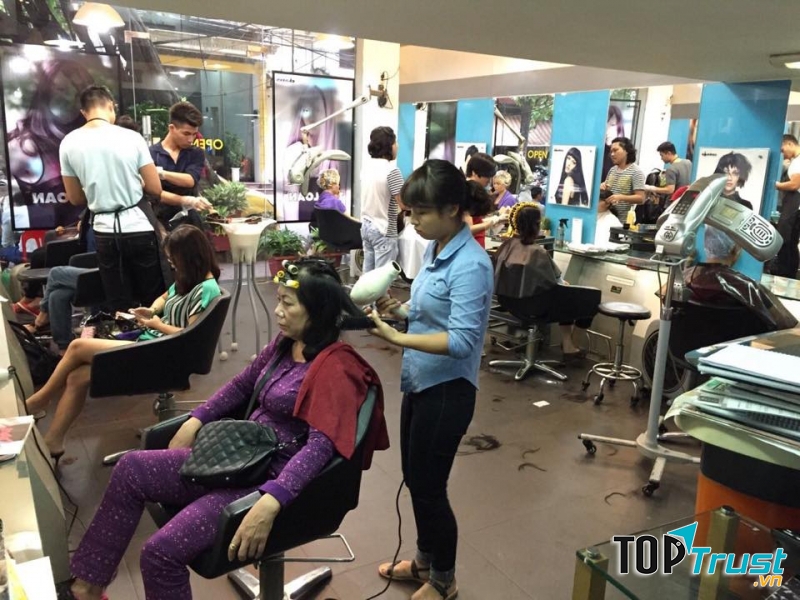 Salon Tâm Loan