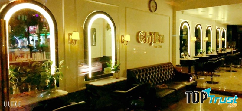 Hình ảnh bên trong tiệm tóc Chị em