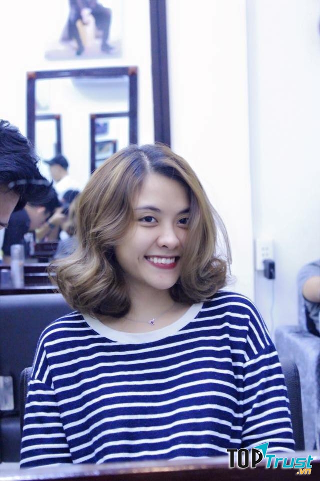 Tóc uốn đẹp đẹp cho cô nàng tỏa sáng