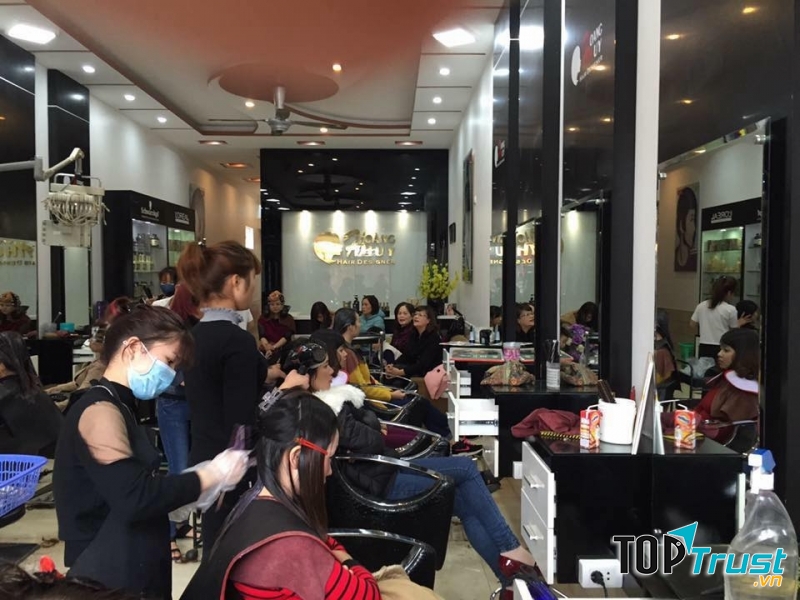Salon Tóc Hoàng Huy