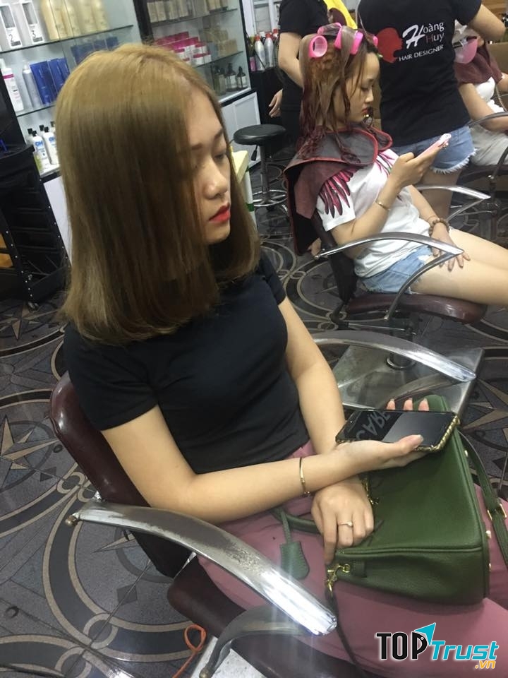 Salon Tóc Hoàng Huy