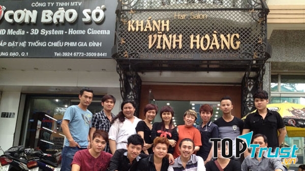 Đội ngũ nhân viên Salon Khánh Vĩnh Hoàng
