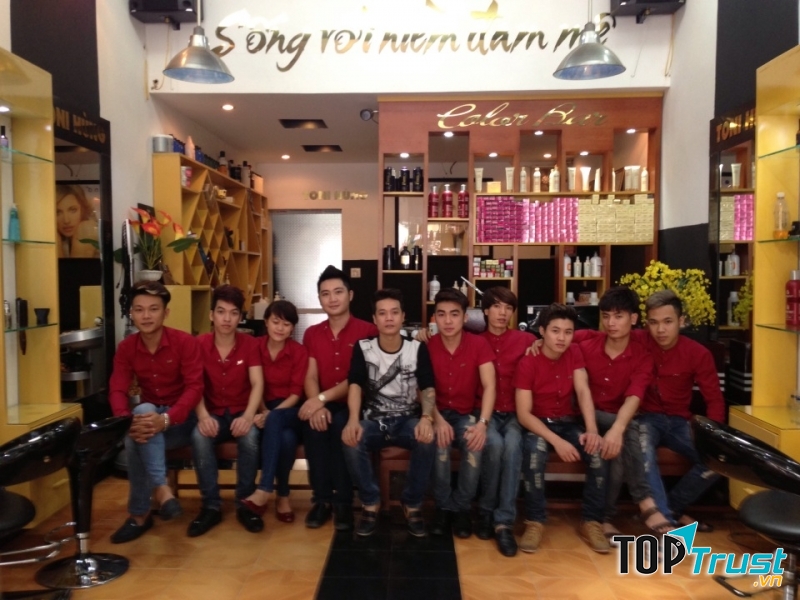 Salon Toni Hùng