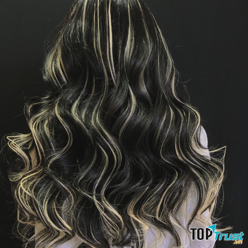 Salon Tony An An