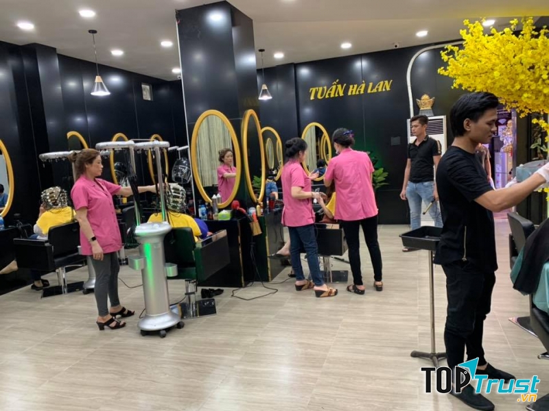 Salon Tuấn Hà Lan