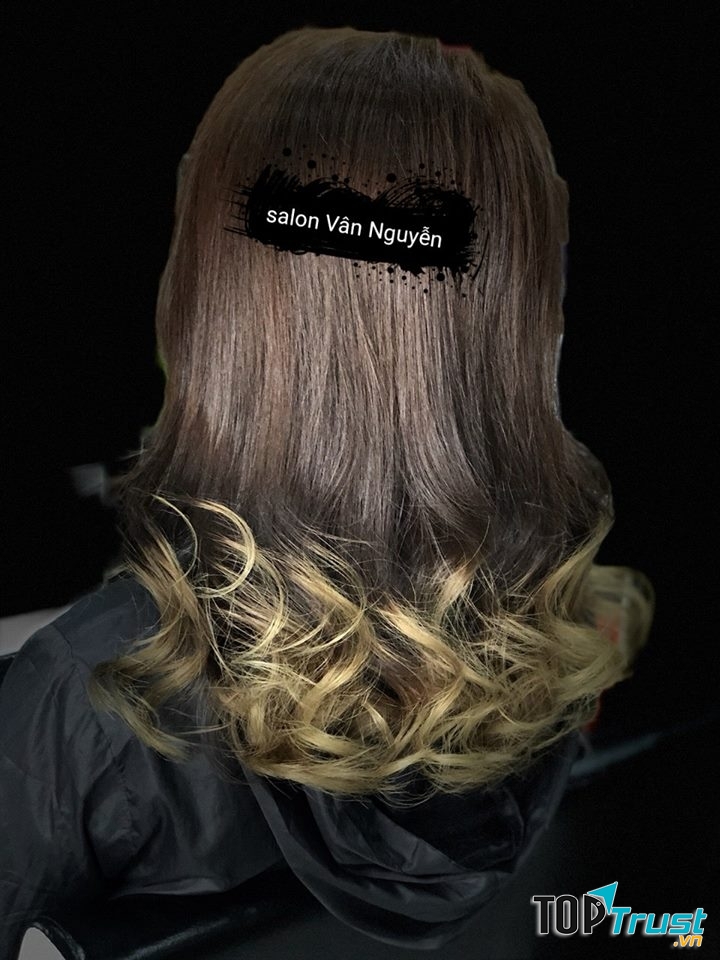 Salon Vân Nguyễn
