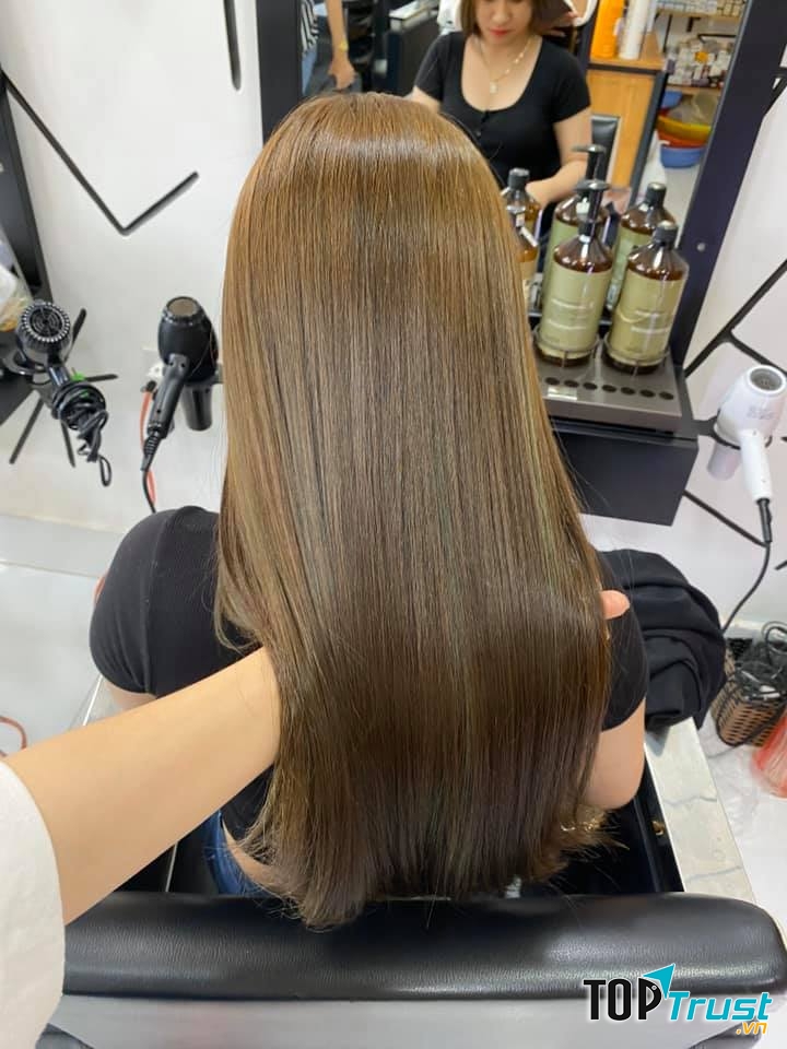 Tóc nhuộm tại Salon Yến Ngân