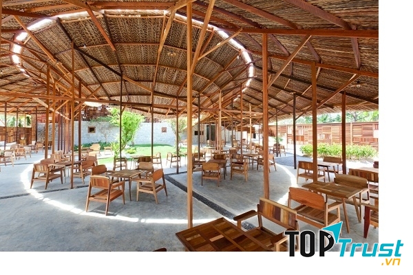 Salvaged Ring Café đã vinh dự giành cho mình giải thưởng Wood Excellence Awards