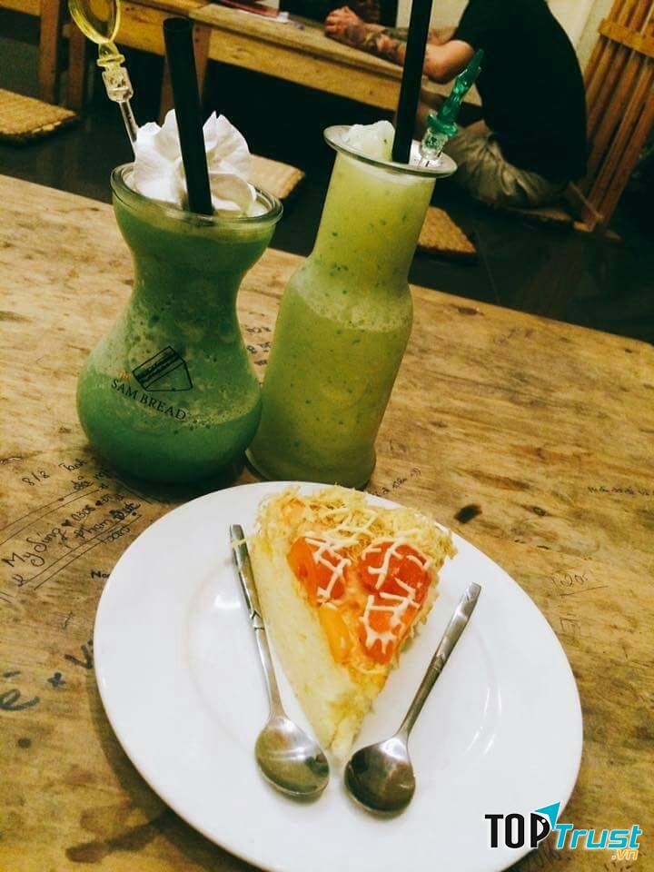 Matcha và bánh bông lan
