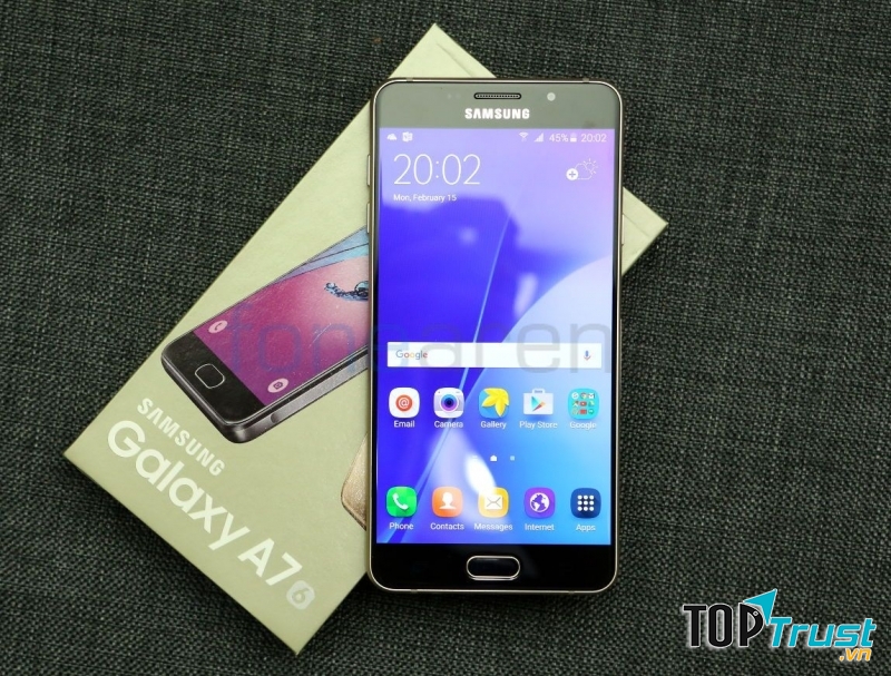 Samsung Galaxy A7 (2016) giảm 1.000.000 đồng