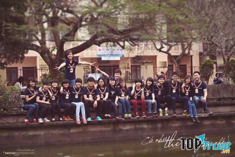Những bức ảnh chụp tập thể lớp trông thật đẹp. (Ảnh Fb Club of Event Organizers of ULIS - VNU)