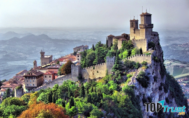 GDP/người/năm của San Marino là  57.700 USD