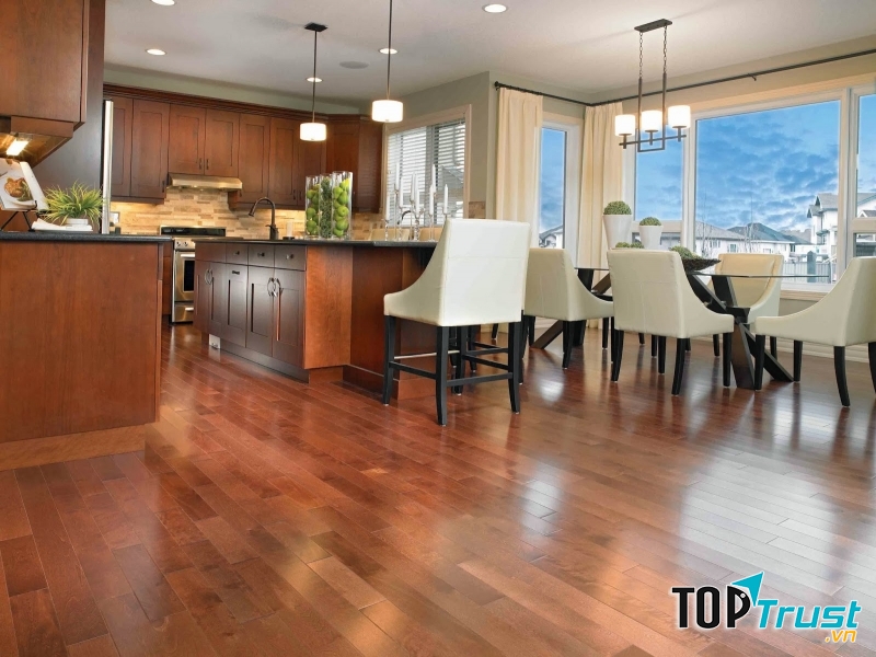 Luôn vệ sinh sàn bếp sau khi nấu ăn để đảm bảo an toàn